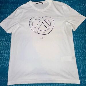 Louis Vuitton Men’s Size Large Limited LV Salt Pretzel T-Shirt